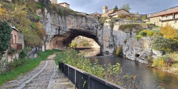 52FE8B6C-D0FA-48DC-A051-320157360BC1