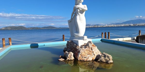 6F1FE588-3979-4CB9-8BB1-59878706D0BD