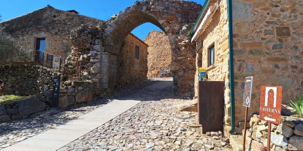 AC10AE4B-4099-487C-9277-53E6BC25B2FA