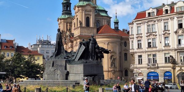 F012806B-1200-4DEF-A9B5-A4444518CA9A